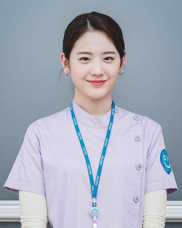 Cô y tá xinh xắn, gây thương nhớ trong phim (Nguồn: Internet)