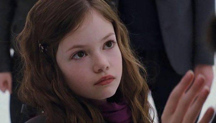 Cô bé được cho là giống với nữ diễn viên Mackenzie Foy (Nguồn: Internet)