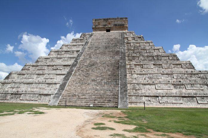Kim tự tháp của đế chế bí ẩn Maya, nơi hoang tàn bị lãng quên nghìn năm. (Nguồn: Internet)