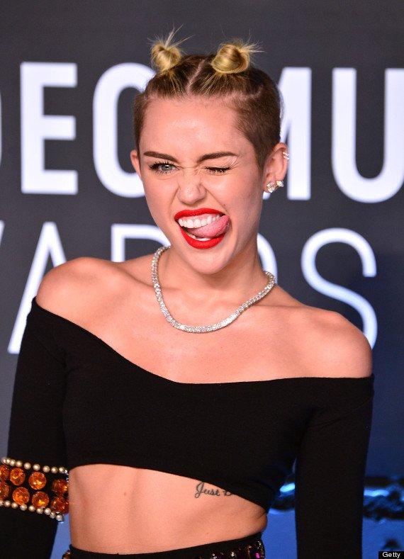Miley Cyrus đã mua bảo hiểm cho chiếc lưỡi thương hiệu của mình. (Ảnh: Internet)