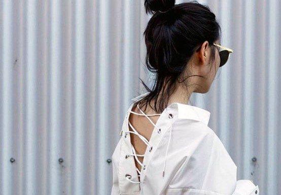 Mặc ngược với nhiều kiểu thiết kế độc đáo như đan cài dây. (nguồn ảnh: Internet) Mặc ngược với nhiều kiểu thiết kế độc đáo như đan cài dây. (nguồn ảnh: Internet)