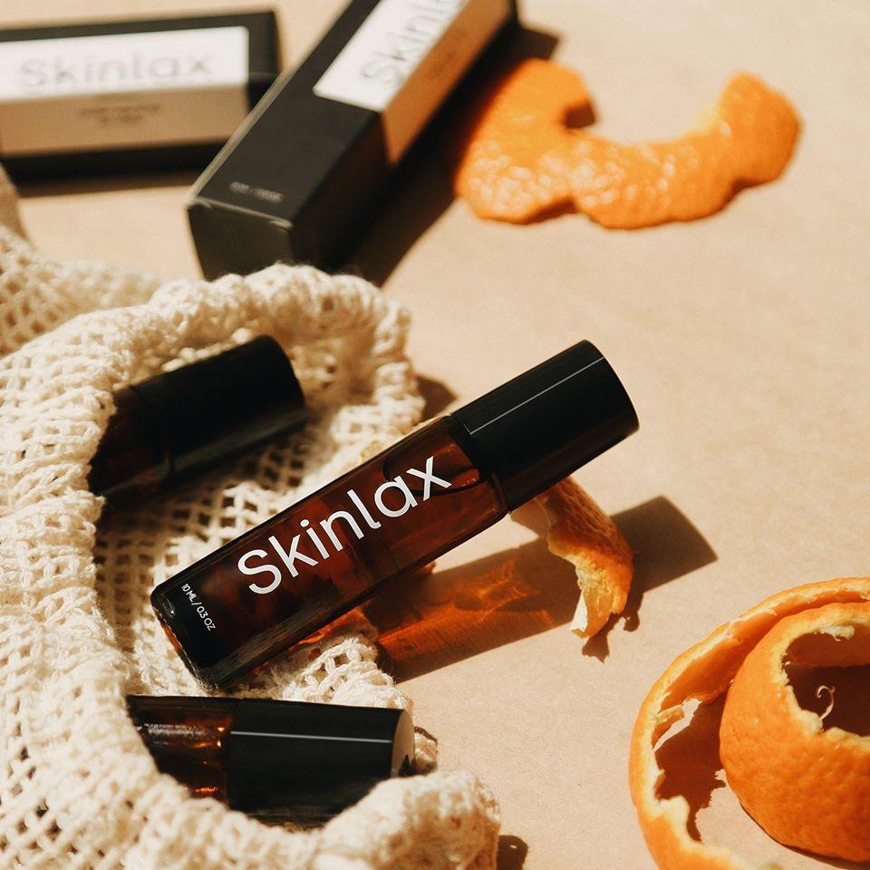 Review thanh lăn đa năng dưỡng mắt môi Skinlax Oil Roller: bí quyết giúp mắt sáng, môi xinh hiệu quả chỉ sau 1 tuần sử dụng