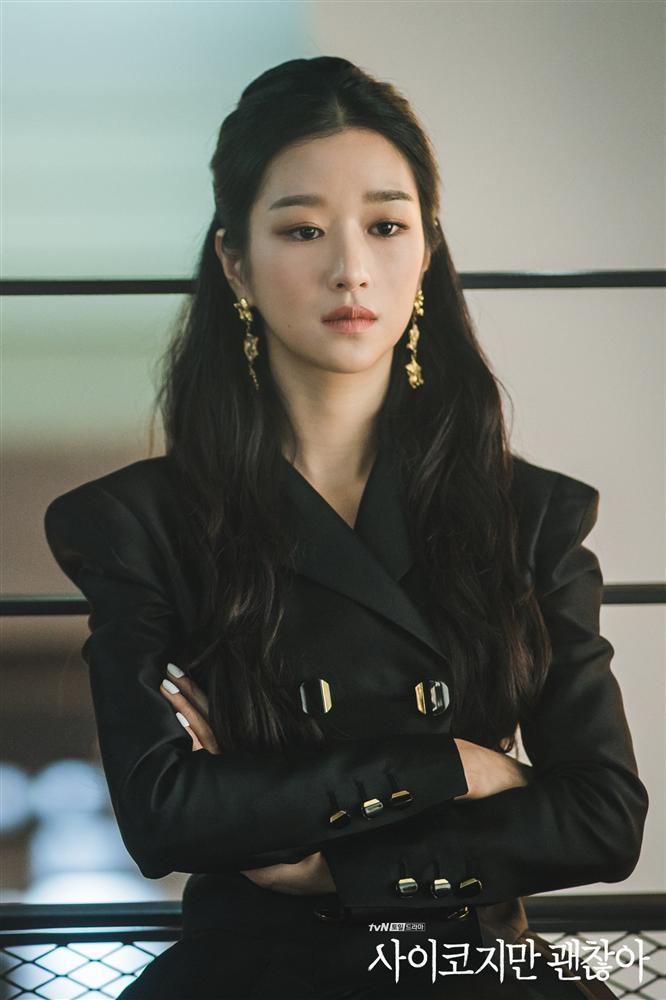 Seo Ye Ji đẹp-điên-độc lạ trong phim (Nguồn: Internet)