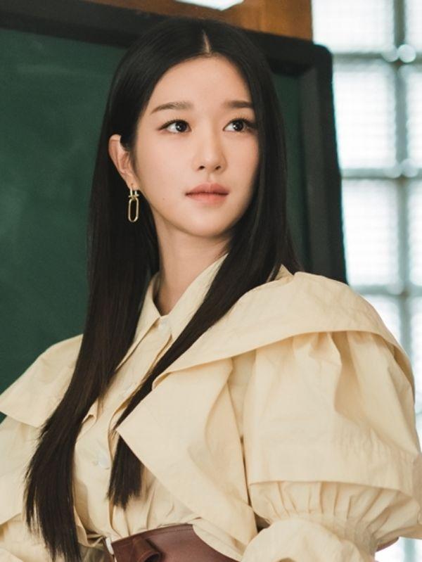 Seo Ye Ji thủ vai nữ nhà văn kỳ lạ Moon Young (nguồn: Internet)