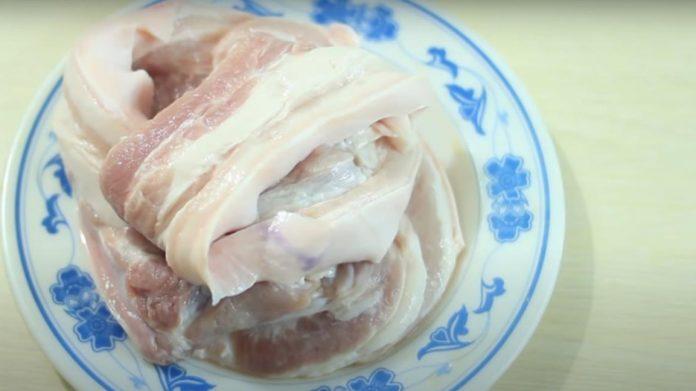 Thịt lợn chọn loại thịt ba chỉ để nướng lên thịt mềm hơn (Ảnh: Internet)