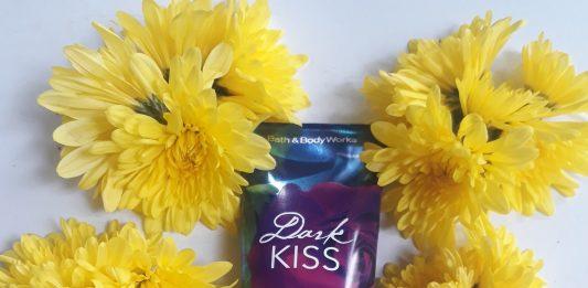 Review kem dưỡng thể Bath & Body Works Dark Kiss Ultra Shea Body Cream (ảnh: BlogAnChoi).