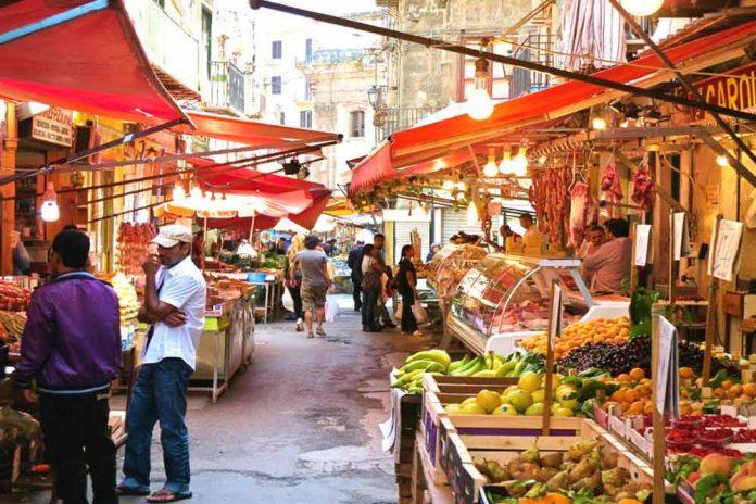 Chợ ở Palermo (Ảnh: internet)