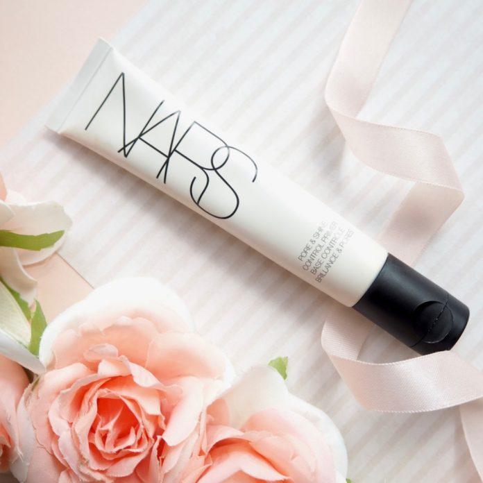 Kem lót Nars Cosmetics Pore Shine Control phù hợp với bạn có mong muốn kiềm dầu để có một lớp nền hoàn hảo. (Nguồn: Internet).