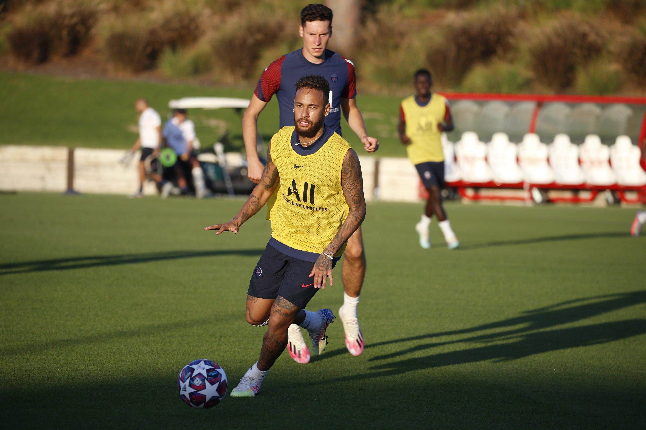 Neymar và các đồng đội tập luyện trước trận đấu với Atalanta (Ảnh: Internet)