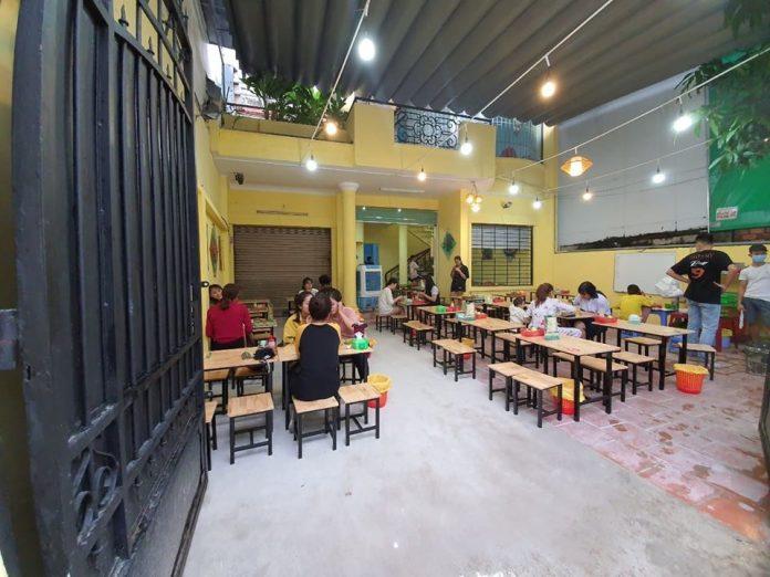 Không gian quán không quá lớn, nhưng chỗ ngồi rất thoải mái (Nguồn: Facebook Pong Quán)