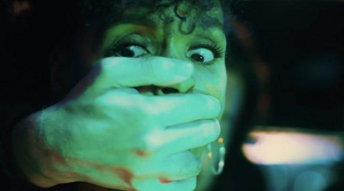 Phân đoạn nhân vật chính bị thế lực bí ẩn kéo đi. (Nguồn: Internet).