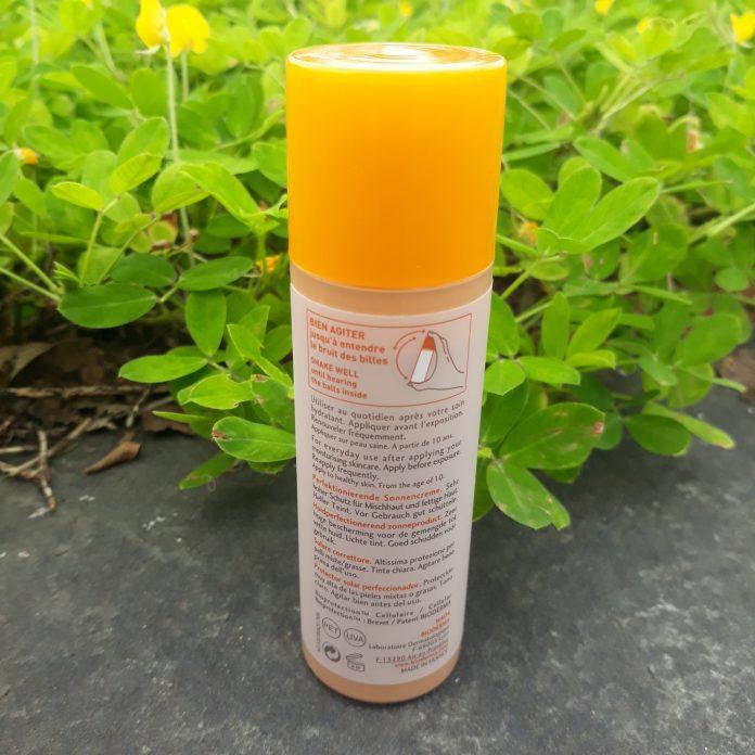 Kem Bioderma Photoderm Nude Touch SPF 50+ bảo vệ làn da bạn gái chống lại tác hại của tia UV, chống nắng phổ rộng (ảnh: BlogAnChoi).