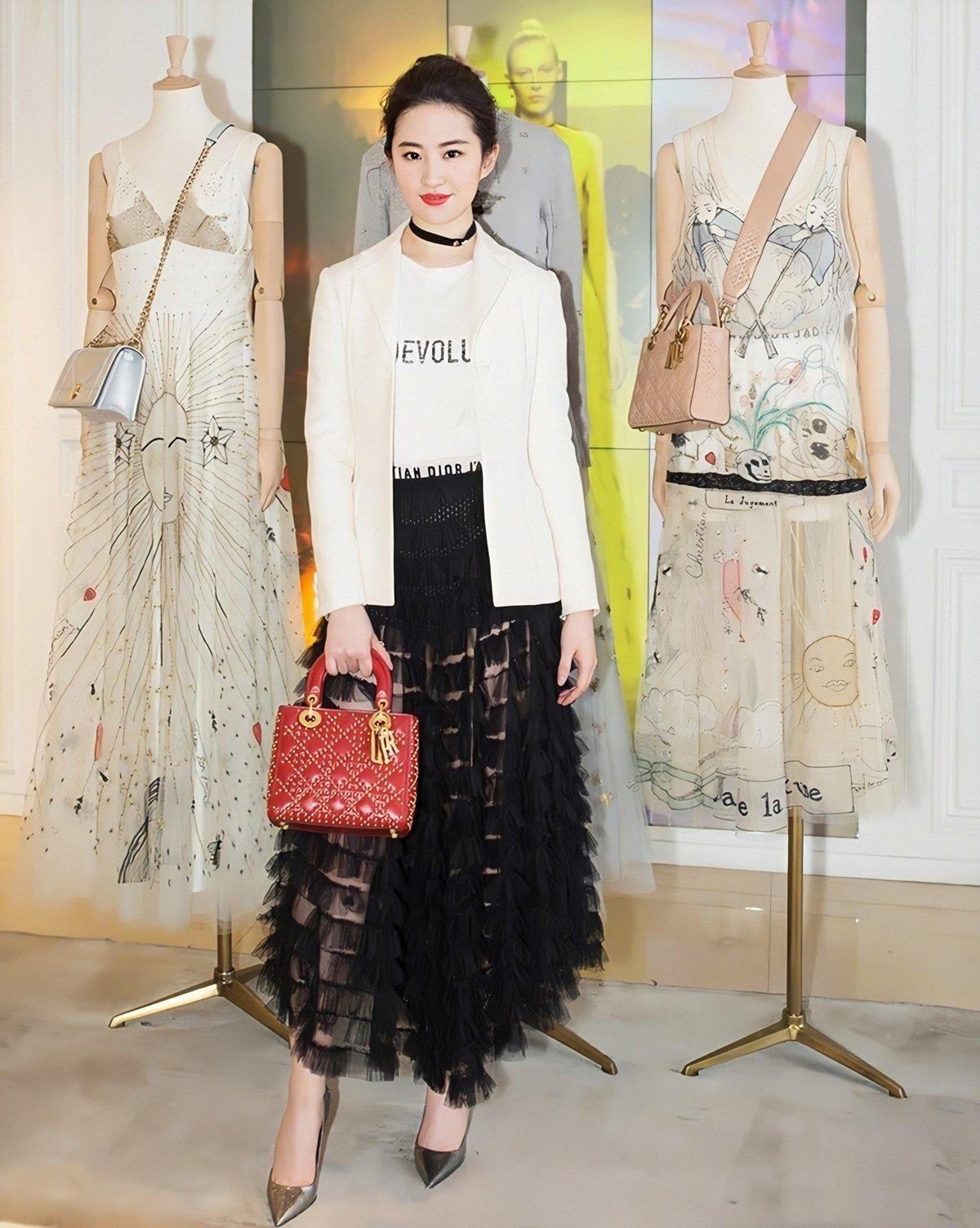 Xuất hiện thanh lịch tại sự kiện của Dior (Nguồn: Internet)
