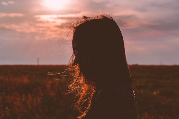 Hình ảnh buồn tâm trạng dành cho con gái chúng minh (Nguồn: Internet) Hình ảnh buồn tâm trạng dành cho con gái chúng minh (Nguồn: Internet)