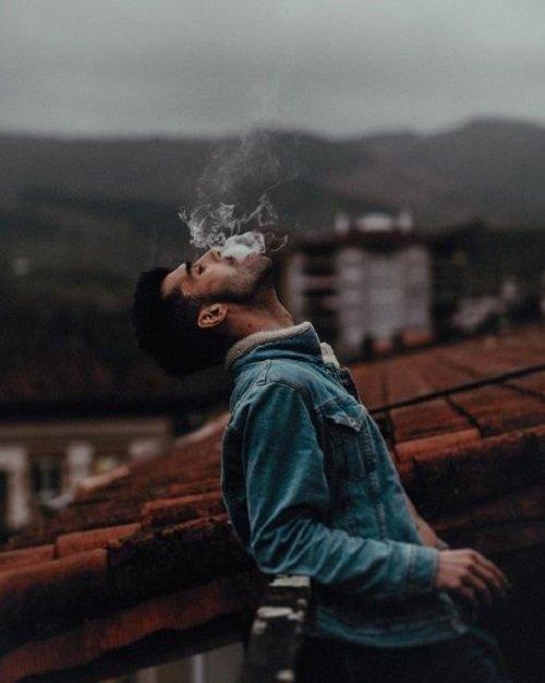 Ảnh buồn hút thuốc (Nguồn: Internet) Ảnh buồn hút thuốc (Nguồn: Internet)