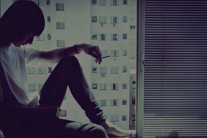 Ảnh buồn hút thuốc (Nguồn: Internet) Ảnh buồn hút thuốc (Nguồn: Internet)