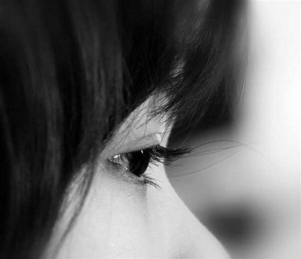 Tổng hợp hình ảnh nước mắt buồn (Nguồn: Internet)