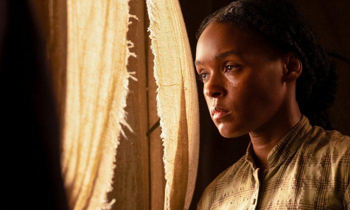 Từ một phụ nữ thành đạt, nhân vật chính trở thành nô lệ trong chớp mắt. (Nguồn: Internet).