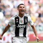 Cristiano Ronaldo trong màu áo Juventus