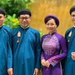 Nam công chức ở Thừa Thiên - Huế mặc áo ngũ thân đi làm (Nguồn: Internet)