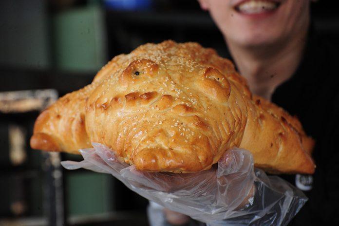 Nhìn cái gì? Nhìn 50 nghìn! (Ảnh: Internet)