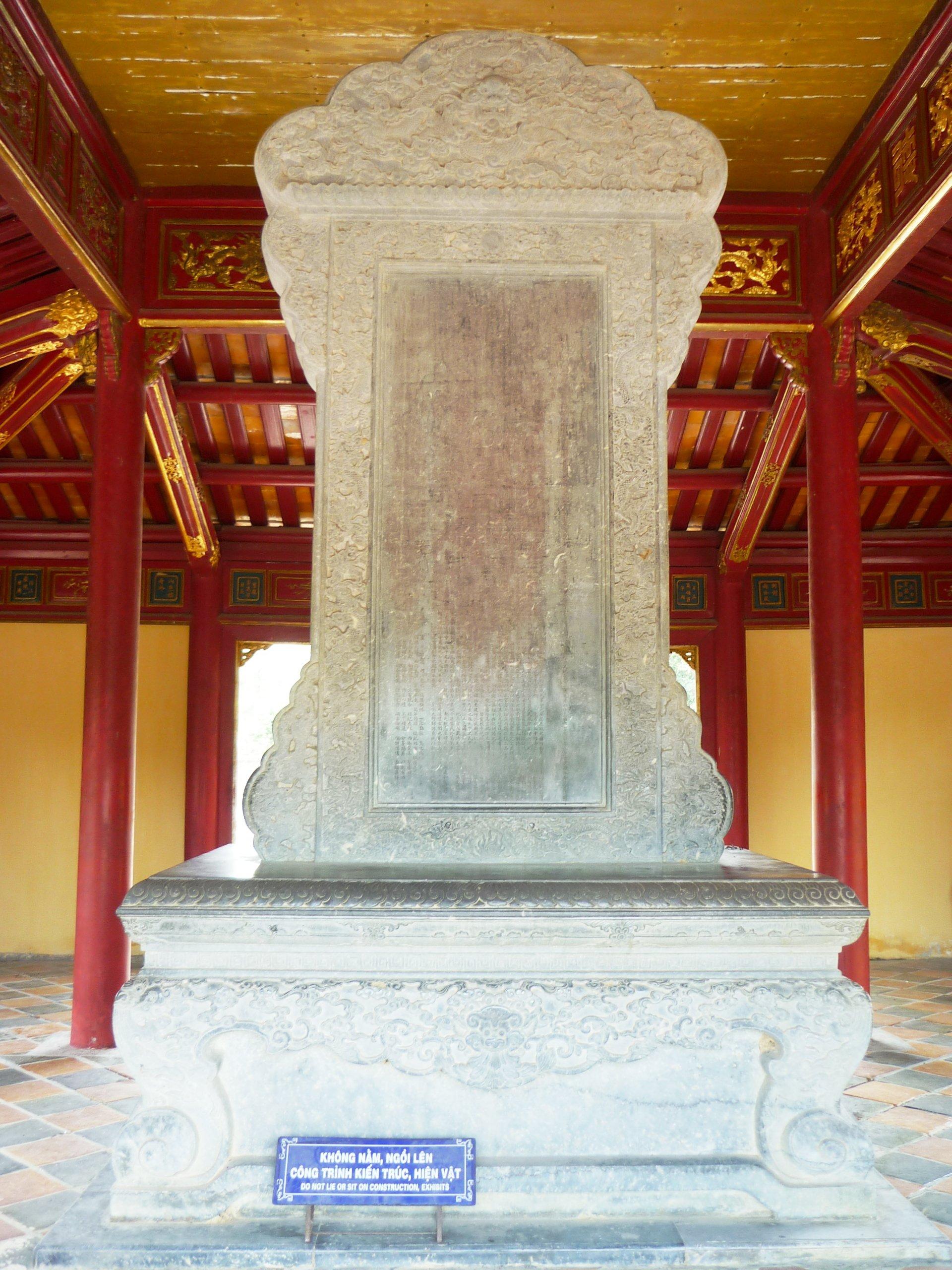 Bia đá được đặt ở lăng Minh Mạng - (nguồn: Internet)
