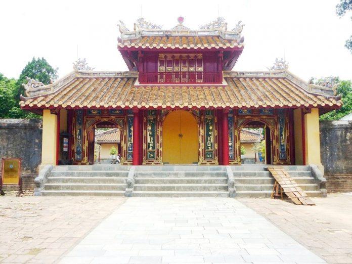 Hiển Đức Môn - khu tẩm điện của lăng Minh Mạng (nguồn: Internet)