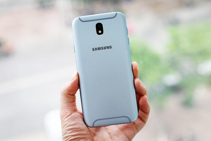 Mặt lưng của Samsung Galaxy J7 Pro