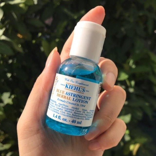 Review Toner Kiehls Blue Astringent Herbal Lotion kiểm soát dầu, làm
