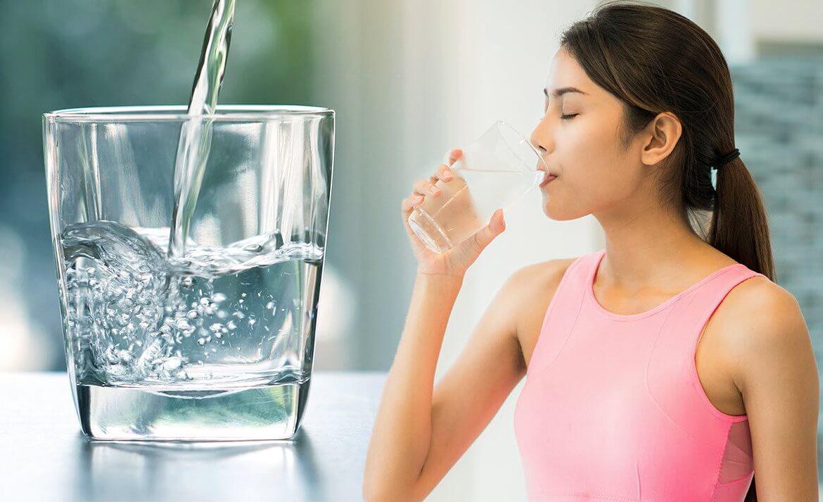 Uống nước bao nhiêu là đủ? Sự thật về lời khuyên uống 2 lít nước mỗi ngày -  BlogAnChoi