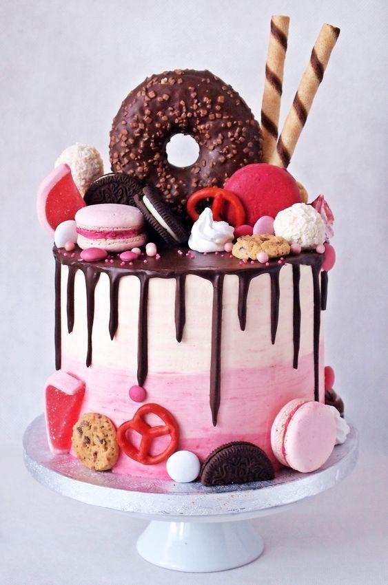 Bánh sinh nhật ngọt ngào với các loại bánh (Ảnh: internet)