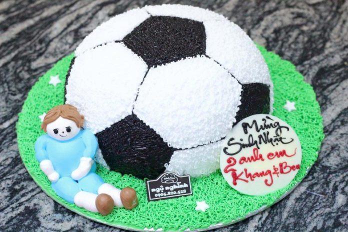 Bánh sinh nhật cho những chàng trai mê bóng đá (Ảnh: internet)