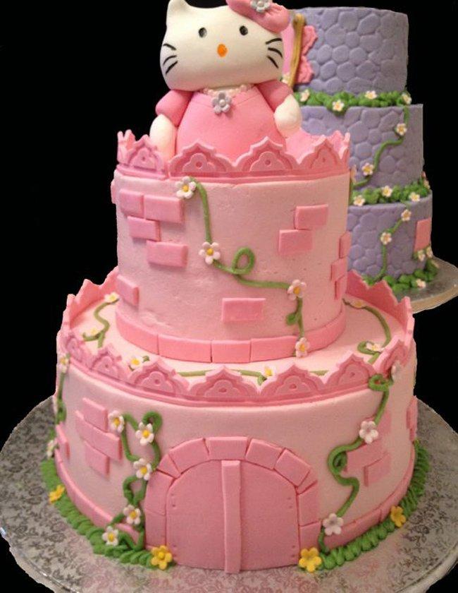 Bánh sinh nhật hình lâu đài cho các bé gái (Ảnh: internet)