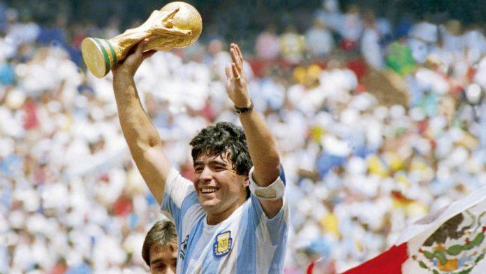 Diego Maradona - huyền thoại bóng đá nhiều tỳ vết