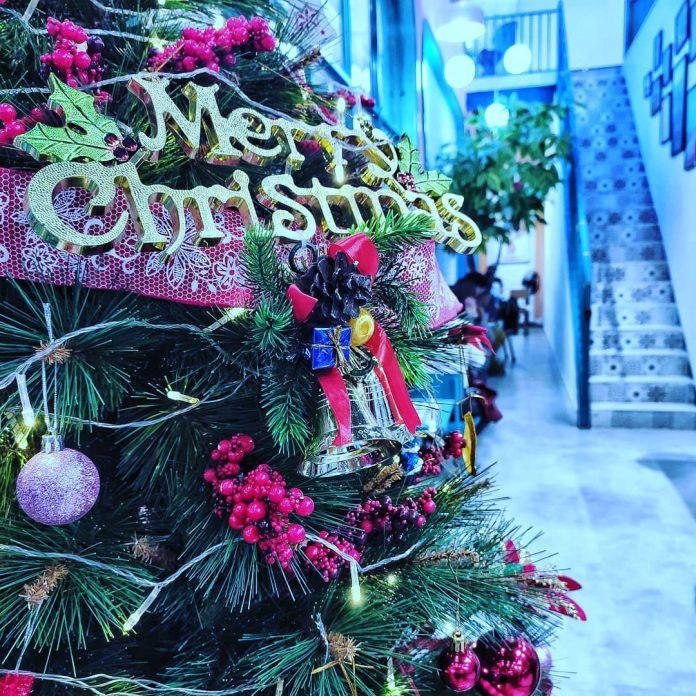 EZI Coffee ngập tràn không khí Noel. (Ảnh: Fanpage Facebook EZI Coffee)