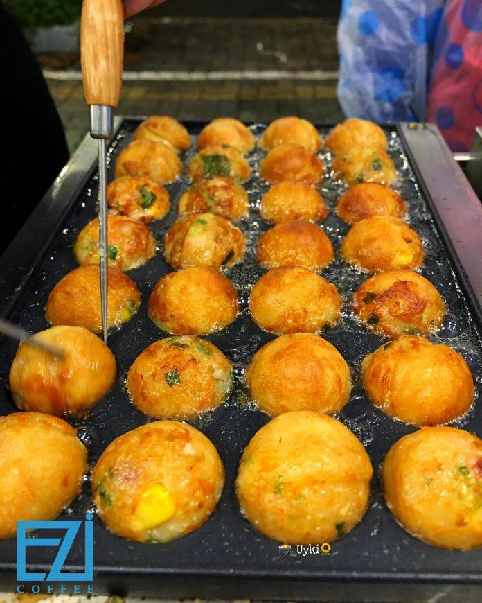 Món Takoyaki hấp dẫn của EZI Coffee. (Ảnh: Fanpage Facebook EZI Coffee)