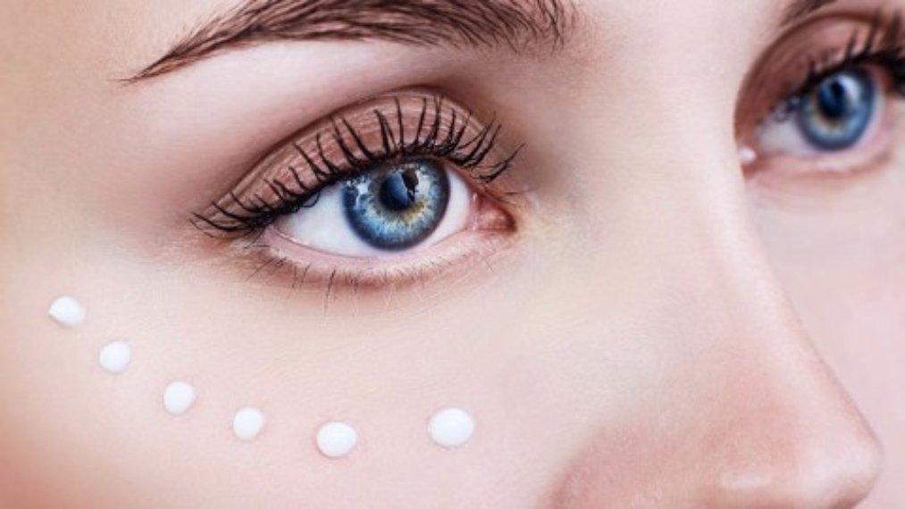 Kem mắt Meishoku Whitening Eye Cream có khả năng trị quần thâm mắt hiệu quả (ảnh: internet)
