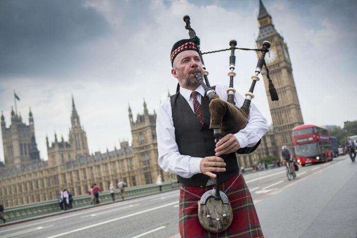 Kèn túi Bagpipe thường dùng trong các lễ diễu hành. (Nguồn: Internet)