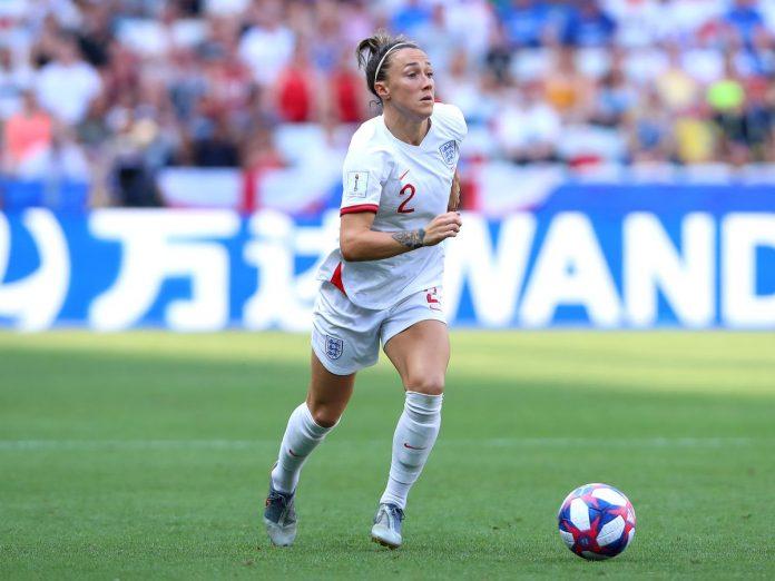 Lucy Bronze là cầu thủ nữ xuất sắc nhất thế giới năm 2020 (Ảnh: Internet)