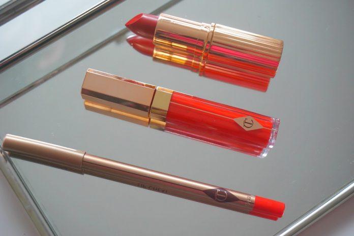 Son Charlotte Tilbury Lip Lustre bám màu khá tốt trên môi (Nguồn: Internet).