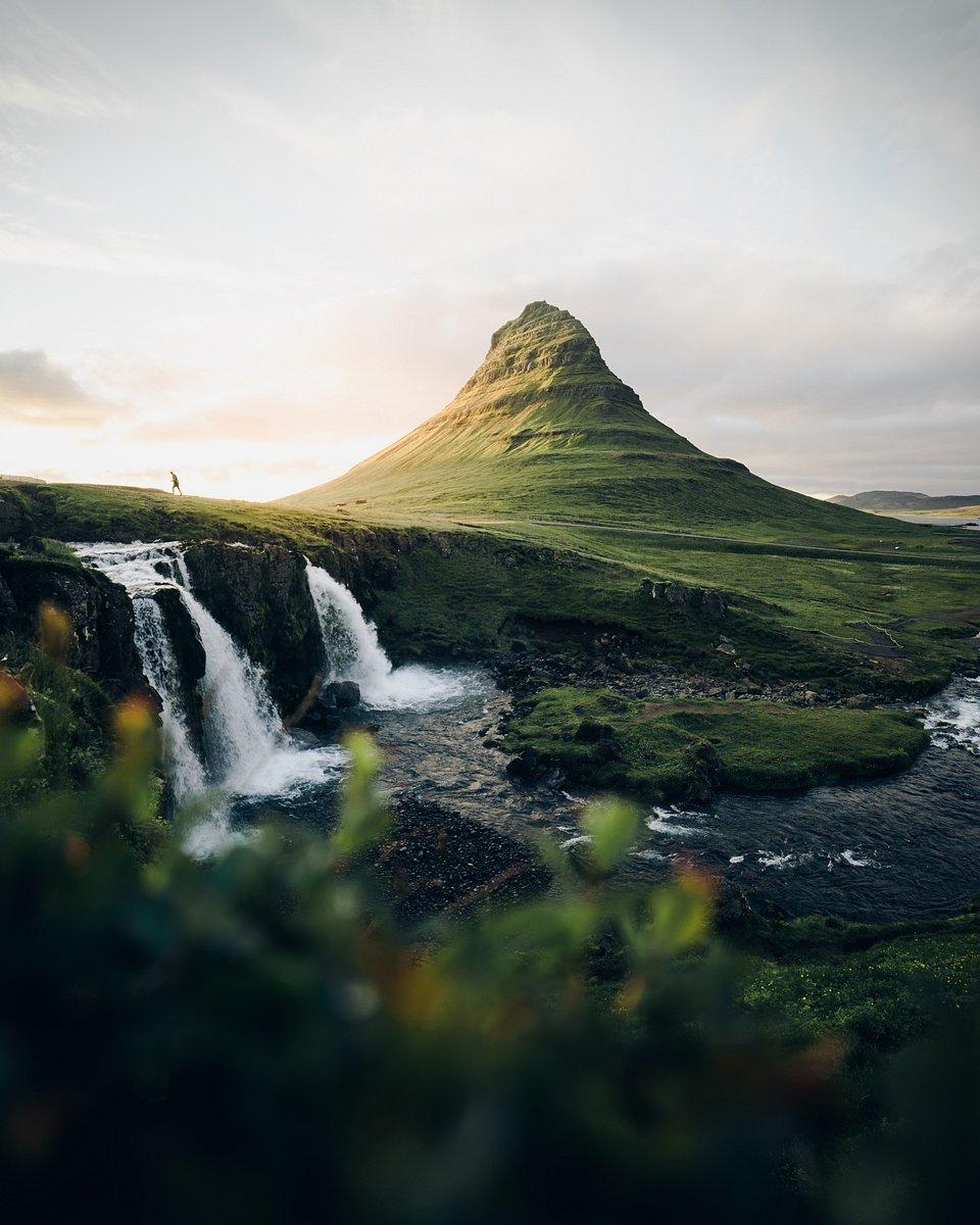 Ảnh chụp tại núi Kirkjufell, Iceland (Ảnh: Internet).
