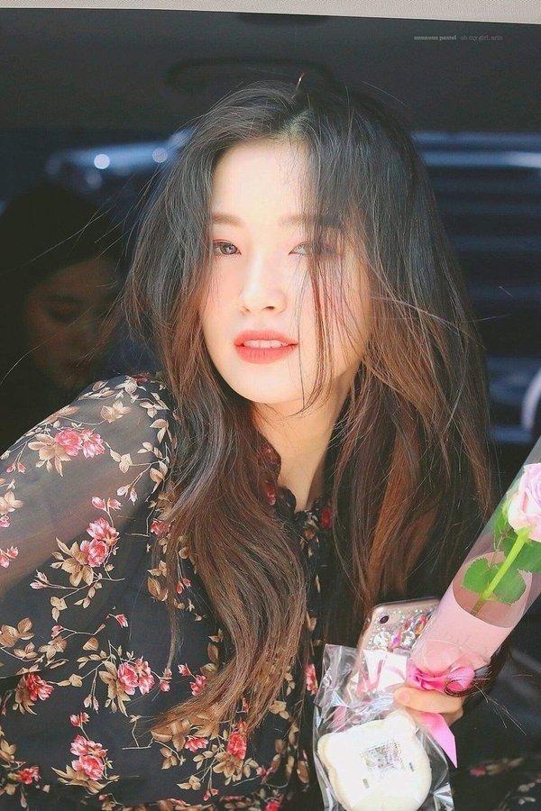 Ảnh fansite huyền thoại của Arin (Oh My Girl) (Ảnh: Twitter)