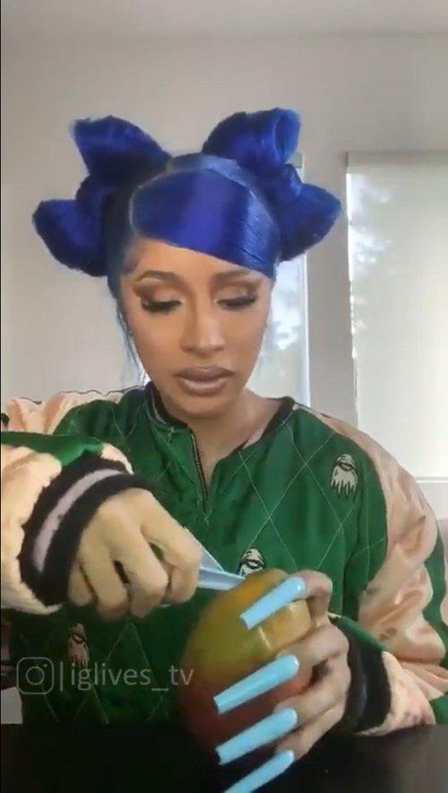 2tay Rapper Cardi B - Diễn Viên Hài Đội Lốt Rapper - BlogAnChoi