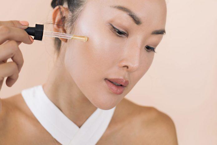 Để đảm bảo làn da có thể từ từ thích nghi thì bạn không nên sử dụng retinol quá thường xuyên (Nguồn: Internet).