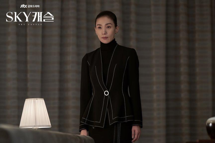 Kim Seo Hyung vào vai Kim Joo Young đáng sợ trong Sky Castle. (Nguồn: Internet)