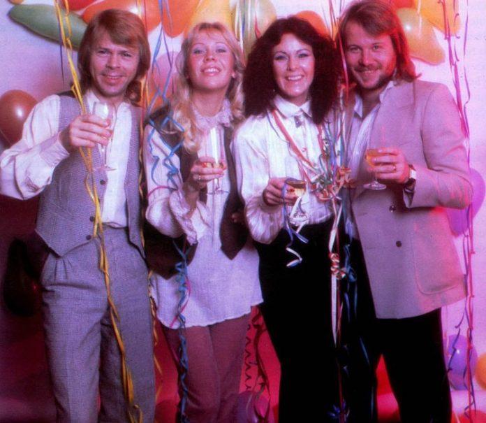 Bài hát Happy New Year của ABBA đã trở thành bất hủ, là bài hát báo hiệu Tết đến. (Ảnh: Internet)