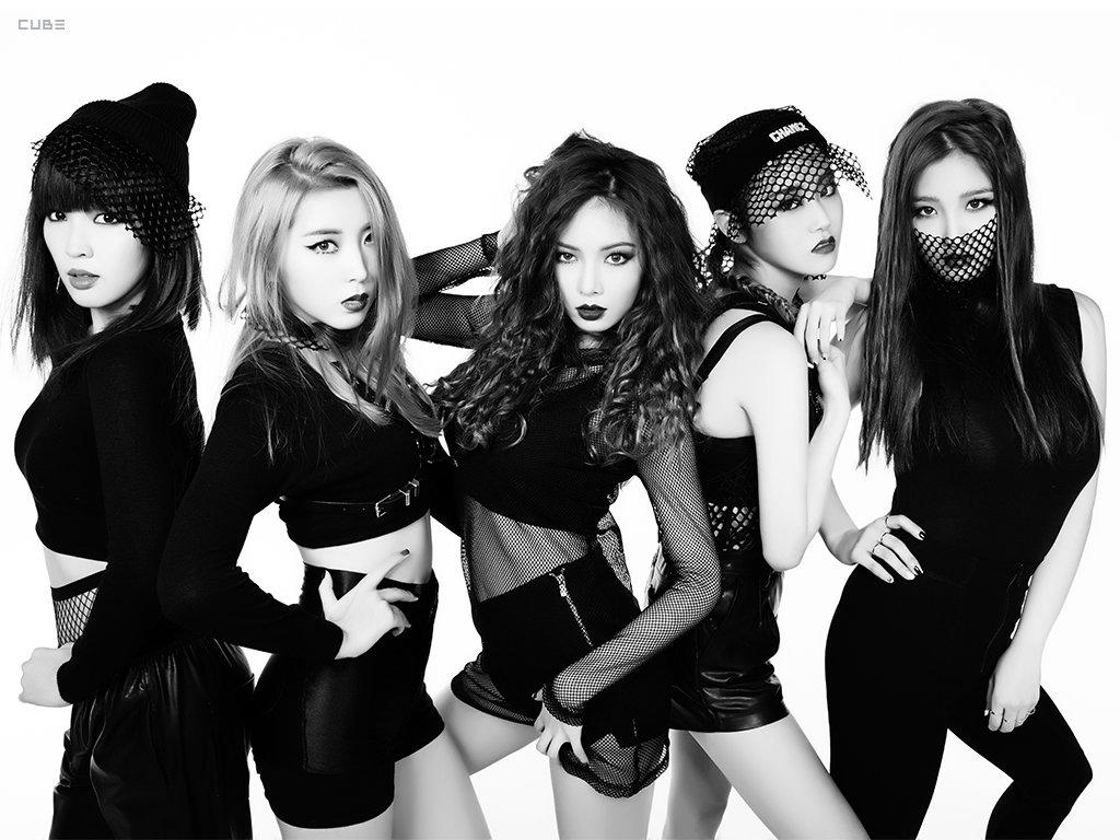 4MINUTE được cho là tan rã vì những bất hòa giữa các thành viên với leader HyunA. 4 thành viên đồng loạt bỏ theo dõi HyunA trên Instagram. (Ảnh: Internet)