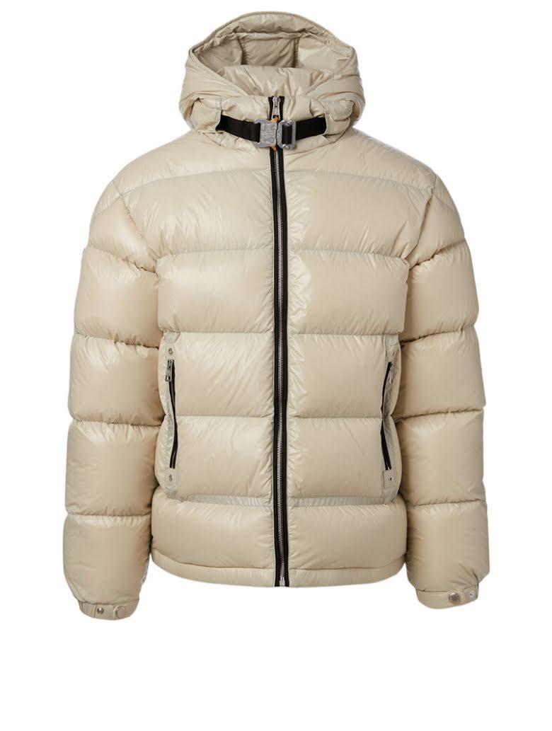 Áo khoác màu be phù hợp với không khí mùa đông