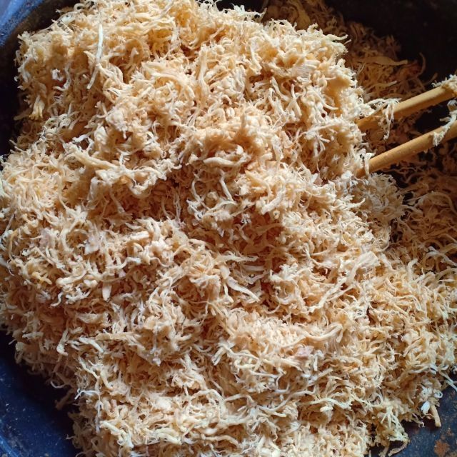 Xao ruốc thịt gà cho vàng khô (Nguồn: Internet)