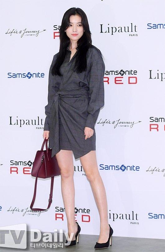 Han Hyo Joo được khen ngợi hết lời vì vóc dáng cực chuẩn với chiều cao 1m72. (Nguồn: Internet)